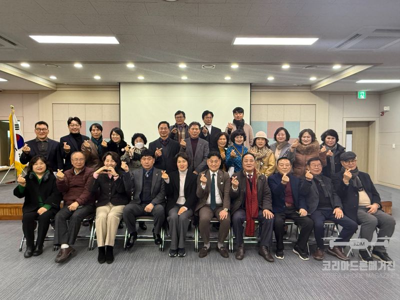 사진 = 17일 오전 10시30분 광산구 수완동 주민자치회는 수완동 행정복지센터에서 제 4기를 이끌어갈 회장 및 임원진을 선출했다. 