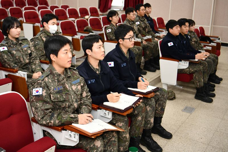 사진 = 공군 제1전투비행단은 1월 20일(월)~21일(화) 초임간부의 원활한 부대적응을 위한 교육을 실시했다. (사진 = 일병 이준혁)