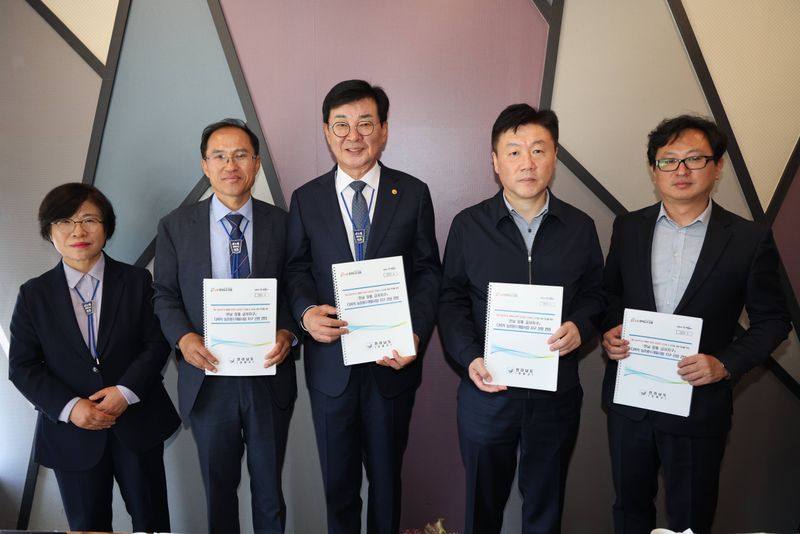 사진설명 = 예산확보 건의 중앙부처 방문