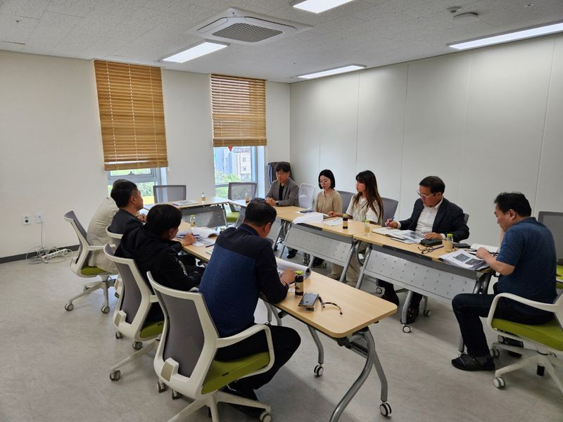 사진설명 = 익산시_약촌로 간판개선사업 디자인 자문회의 개최