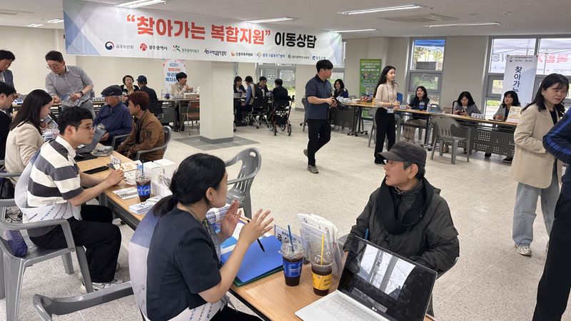 사진설명 =
