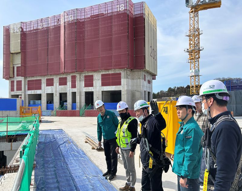 사진설명 = 광주광역시, 우기 대비 건설공사장 민관 합동 안전점검