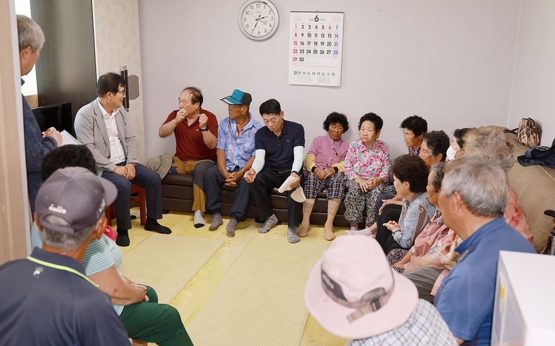 사진설명 = 함평읍 칠언경로당 / 군수님 사업현장 방문 사진