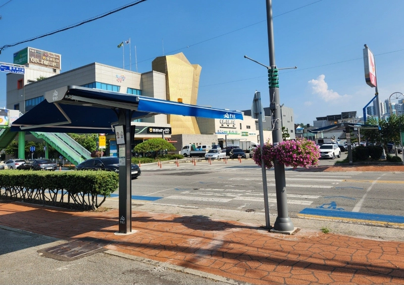 사진설명 = 신규 스마트 그늘막 설치 운영