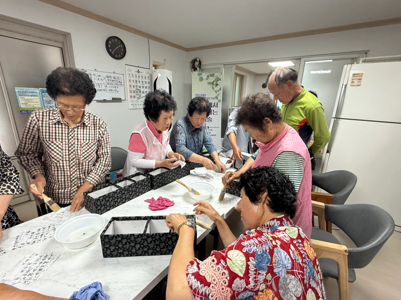 사진설명 = 주민공모 프로그램(전통문화공예연구회)