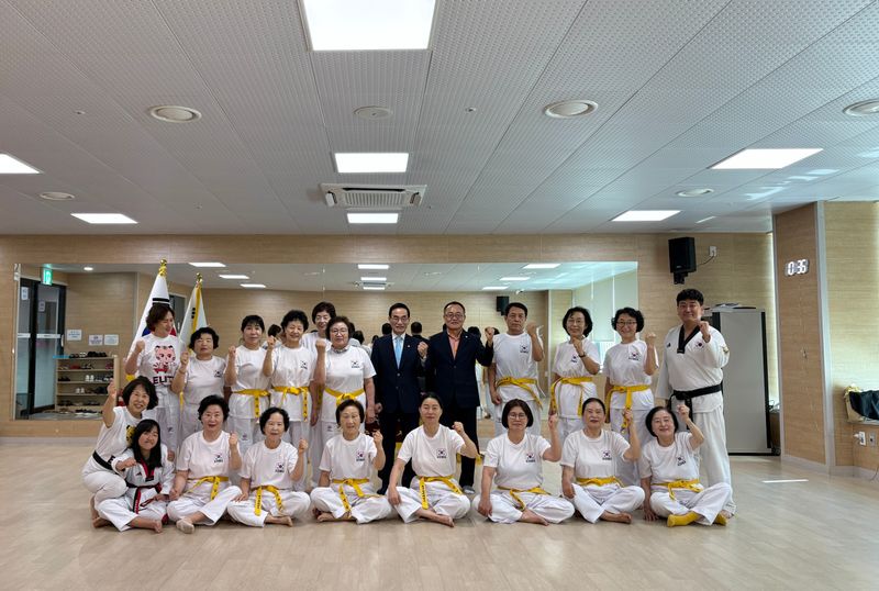 사진설명 = 승급심사기념 단체사진