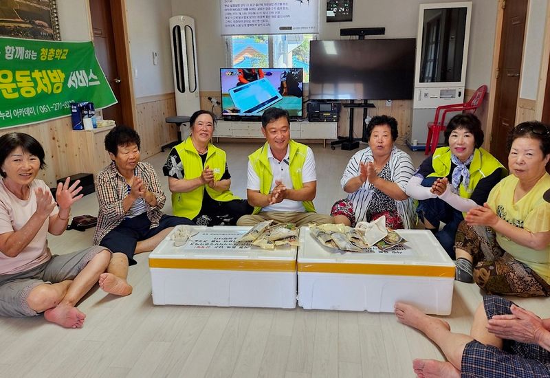 사진설명 = 경로당 위문 사진