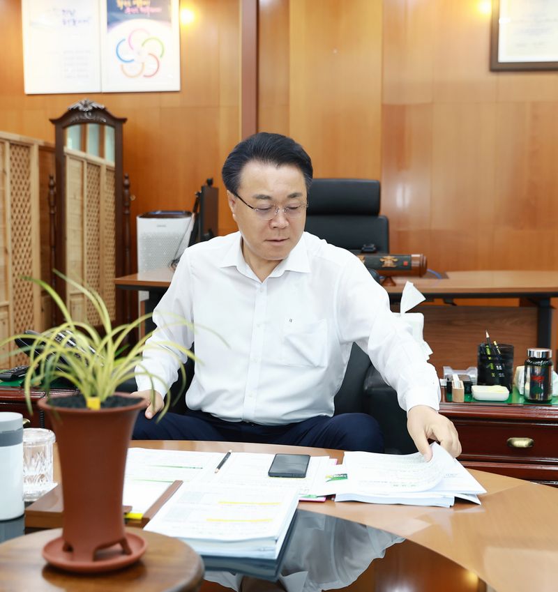 사진설명 = 군수가 들려주는 청렴 이야기 음원 녹음 장면