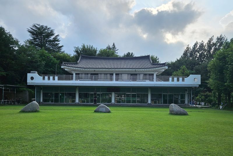 사진 설명 = 광주 광산구가 송무정 궁도장을 이용하는 시민의 안전을 위해 2억 원을 투입, 시설개선 사업을 추진한다.