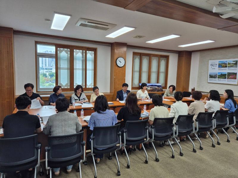 사진설명 = 화순군 의료․요양․돌봄 통합지원사업 협업부서 & 관계기관 간담회 개최