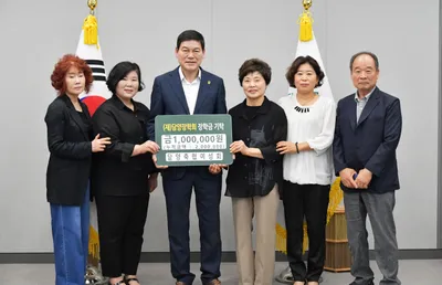 담양축협여성회, 장학회에 100만 원 전달… 대나무축제 수익금 기부