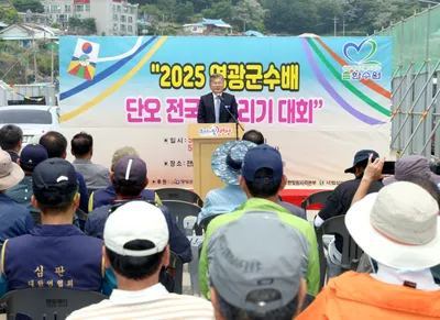영광 법성포 하늘 수놓은 전통 연…2025 영광군수배 단오 전국연날리기대회 성료