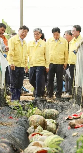 김관영 전북도지사, 집중호우 침수피해 농가 위로 방문
