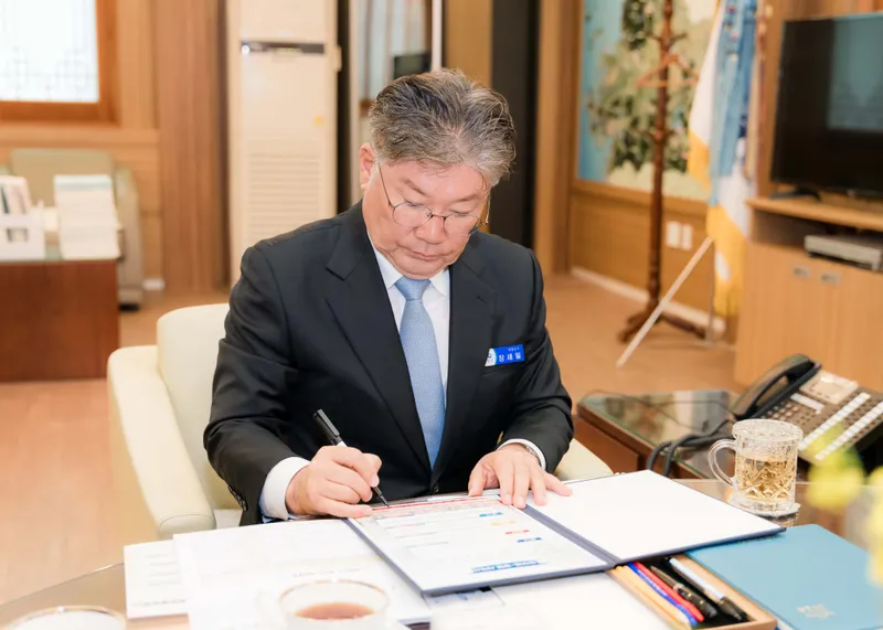 사진 = 제52대 장세일 영광군수 “반부패·청렴 서약”으로 군정시작