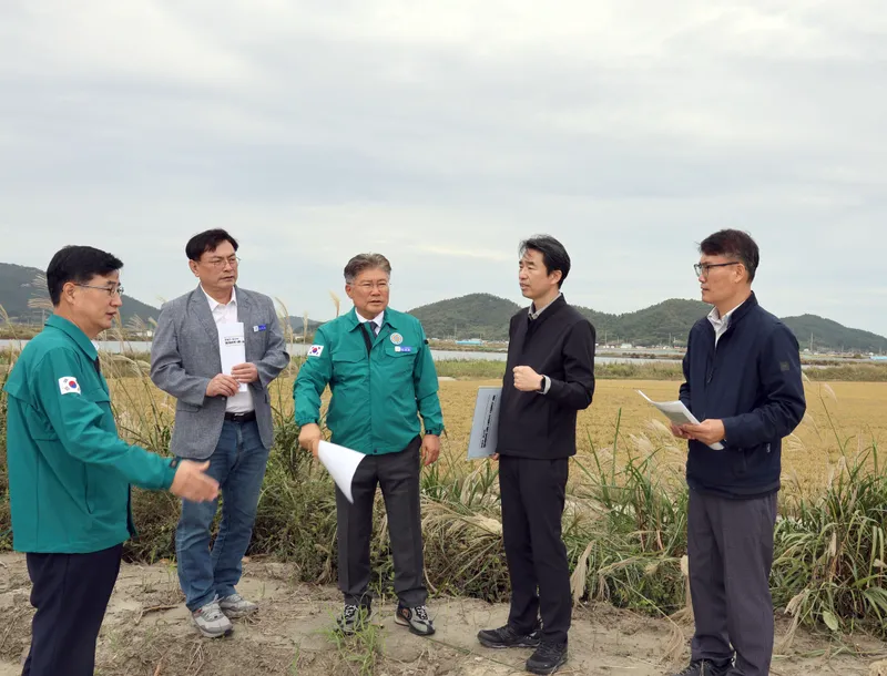 사진 = 대조기 바닷물 역류 현장방문