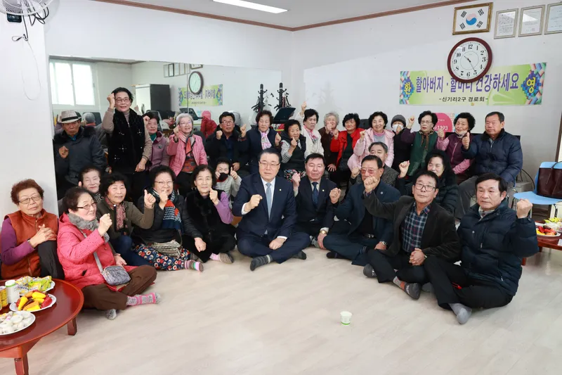사진 = 구복규 화순군수, 경로당 순회 새해 인사