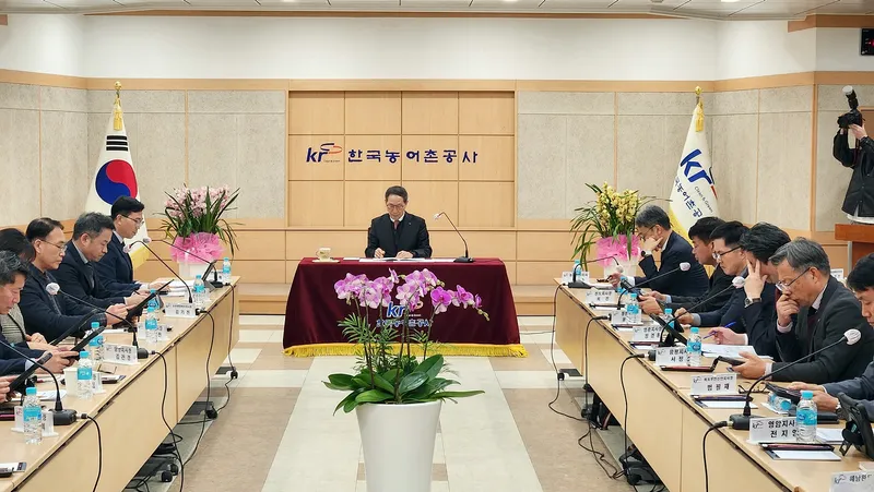 사진 = 15일 전남지역본부 6층 대회의실에서 업무보고를 받은 이병호사장은 급변하는 농어촌 환경변화에 대응하는 전남만의 의미있는 변화를 만들어줄 것을 주문했다