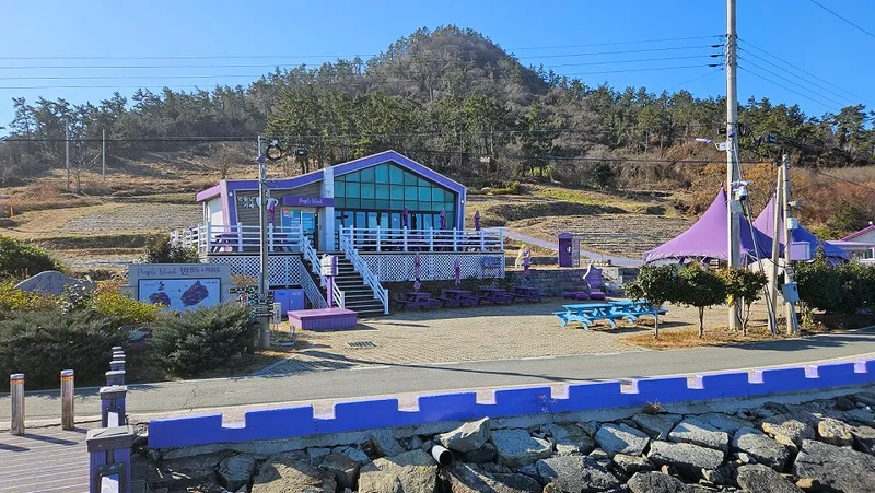 사진 = 반월카페 전경