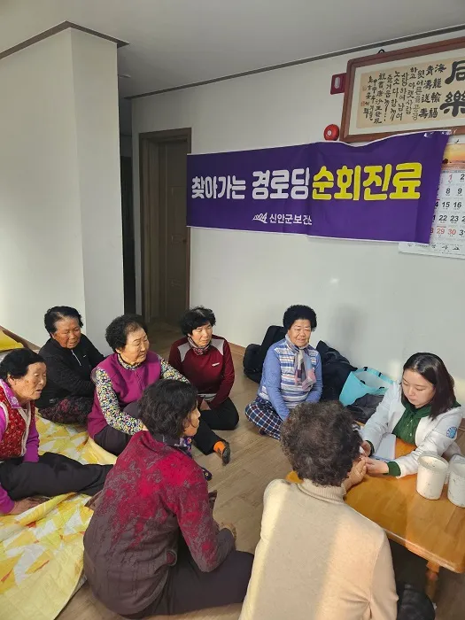 사진 = 혈압, 혈당 측정 등 기본 검사를 실시하고 있다.