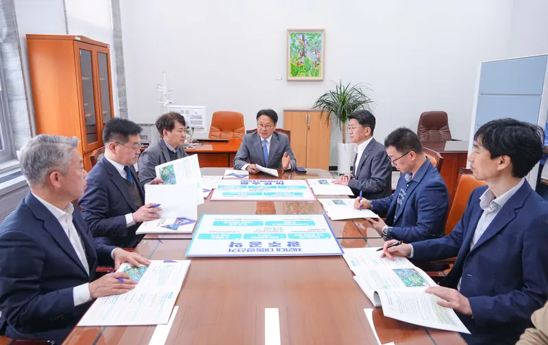 사진 = 긴급현장회의