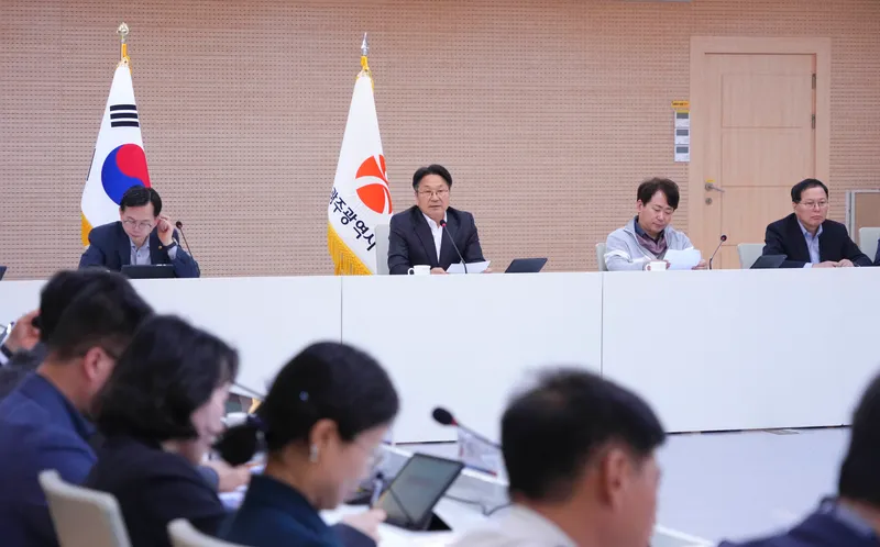 사진 = 확대간부회의