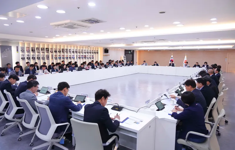 사진 = 확대간부회의