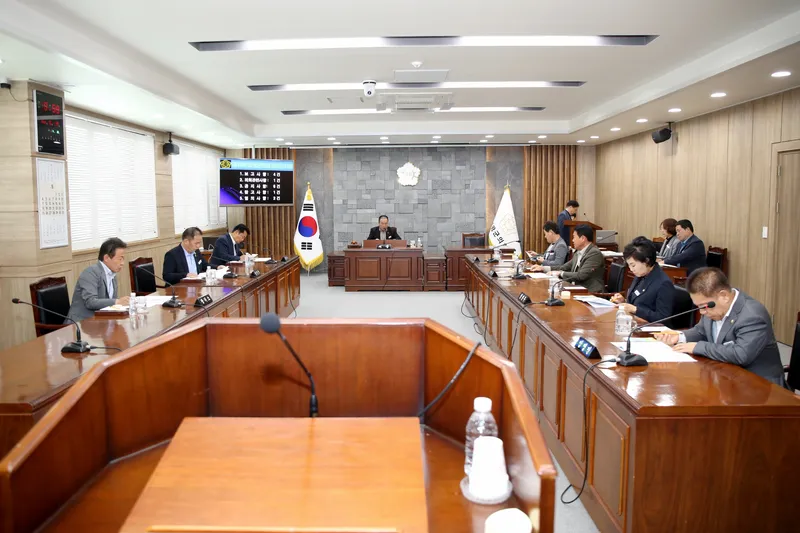 사진설명 = 제14회 영광군의회 의원감담회