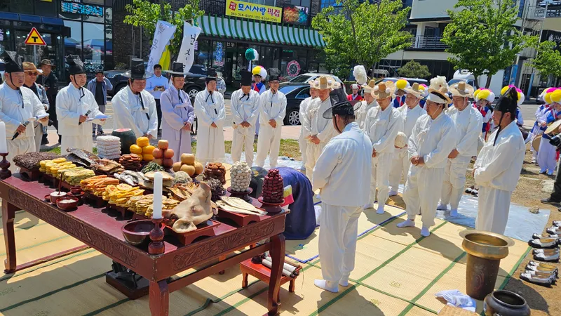 사진설명 = 화려한 개막,“2025 영광법성포단오제 "난장트기"
