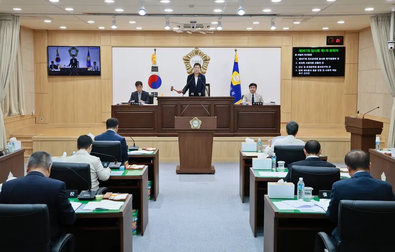 사진설명 = 진도군의회 제307회 임시회 개회