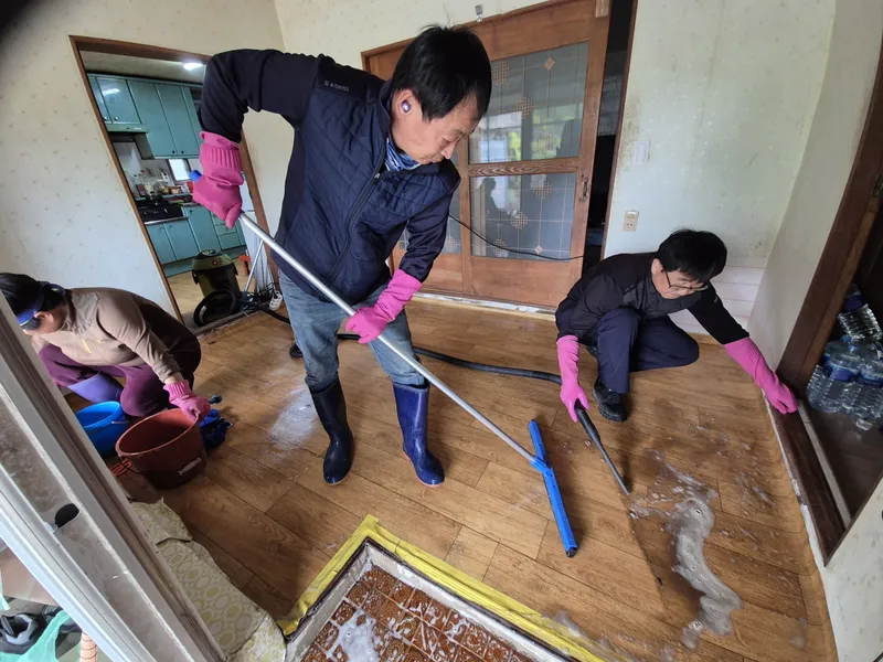 사진설명 = 고흥군, 저장강박증 주거환경 개선