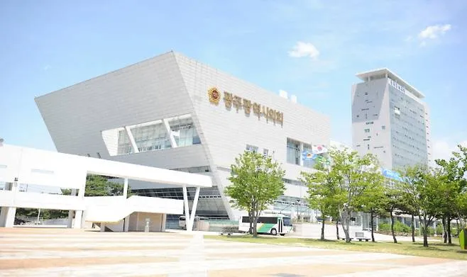 사진설명 =