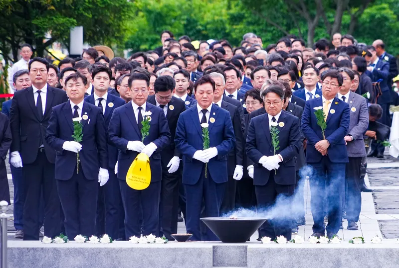 사진설명 = 강기정 광주광역시시장, 노무현 대통령 16주기 추도식 참석