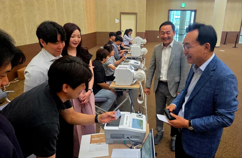 사진설명 = 윤병태 나주시장, 사전투표소 현장 점검 실시