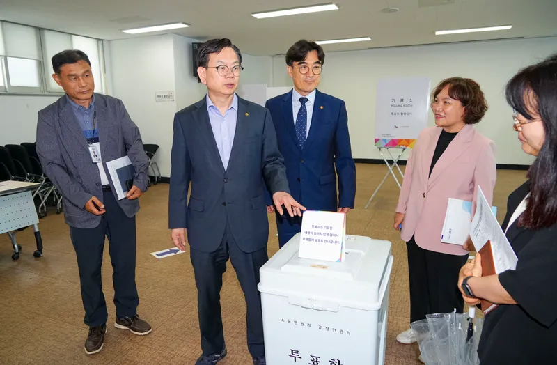 사진설명 = 투표소 현장점검