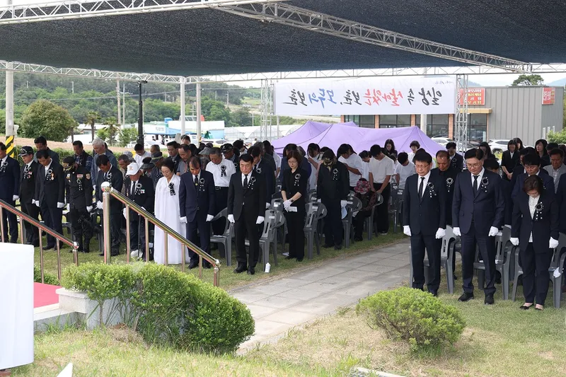 사진설명 = 제70회 현충일 추념식, 신안군 전역서 엄숙히 거행