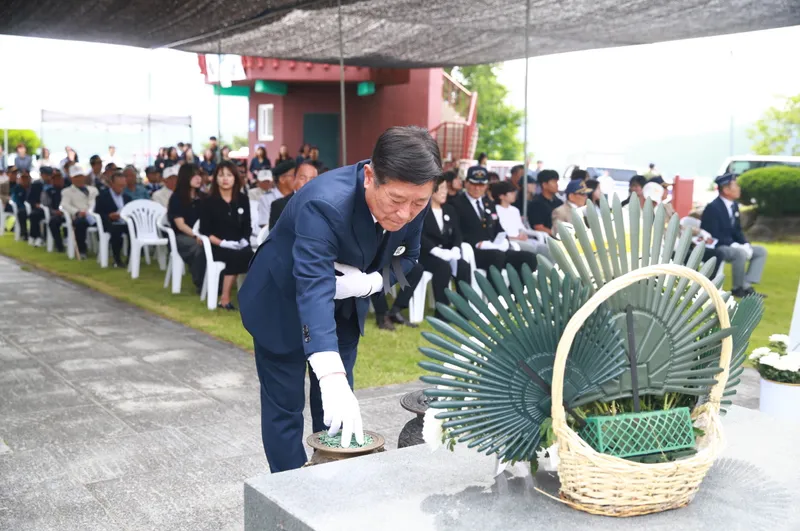 사진설명 = 곡성군, ‘제70회 현충일 추념식’ 거행