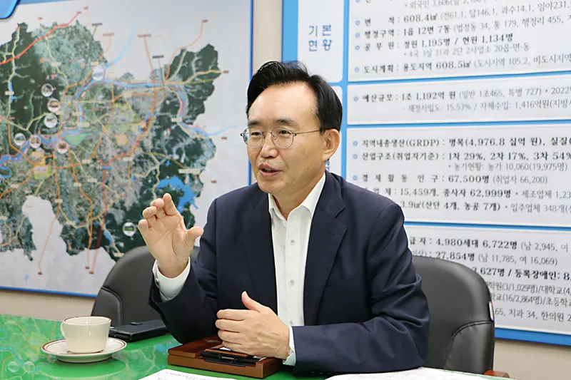 사진설명 = 윤병태 시장 인터뷰 사진