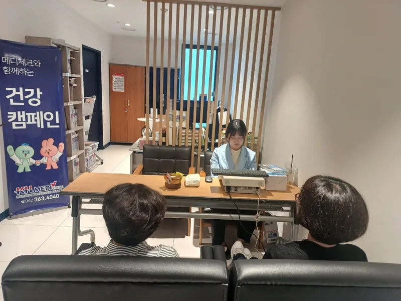 사진설명 =