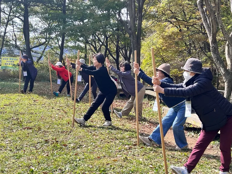 사진설명 = 산림치유 사회적 처방 프로그램 시범운영 사진