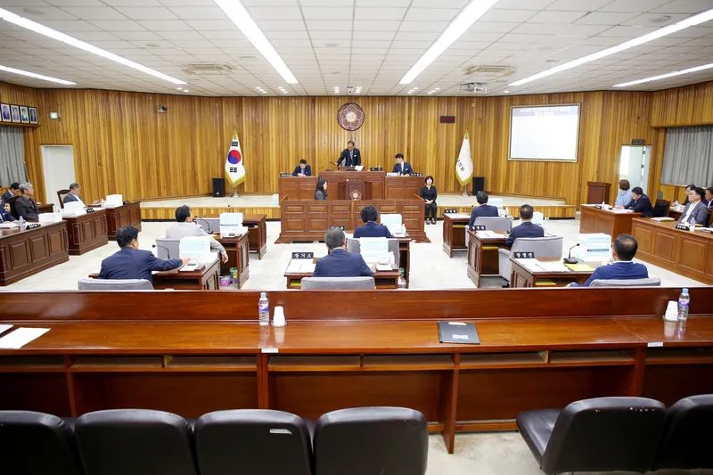 사진설명 = 2025.06.23. 제288회 영광군의회 제1차 정례회(제3차 본회의)