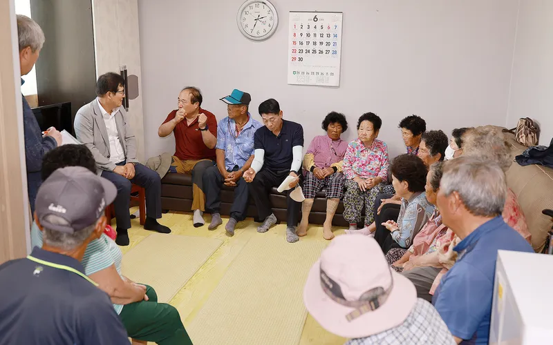 사진설명 = 함평읍 칠언경로당 / 군수님 사업현장 방문 사진