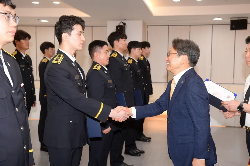 사진설명 = 소방공무원 임명장 수여