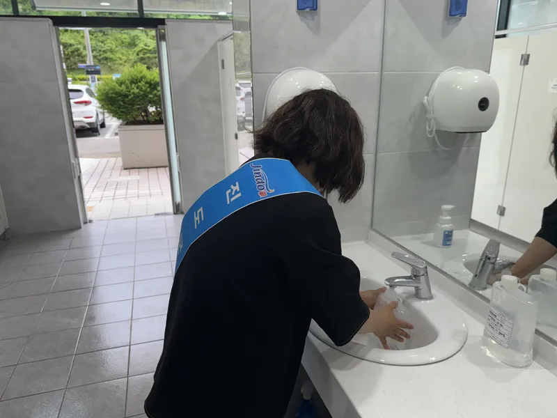 사진설명 = 진도군, 여름철 대비 레지오넬라 다중이용시설 환경 검사
